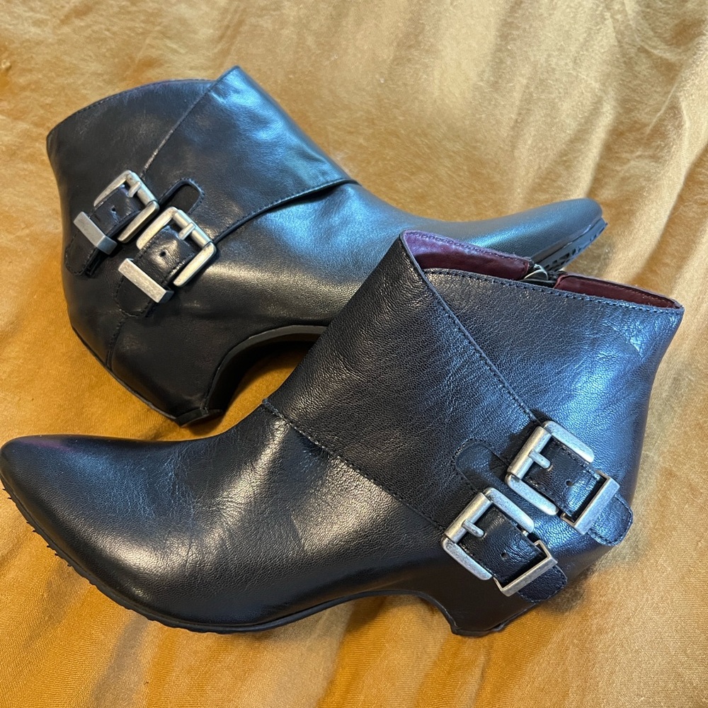 Sacha London sz 39/8 women’s ankle boots black